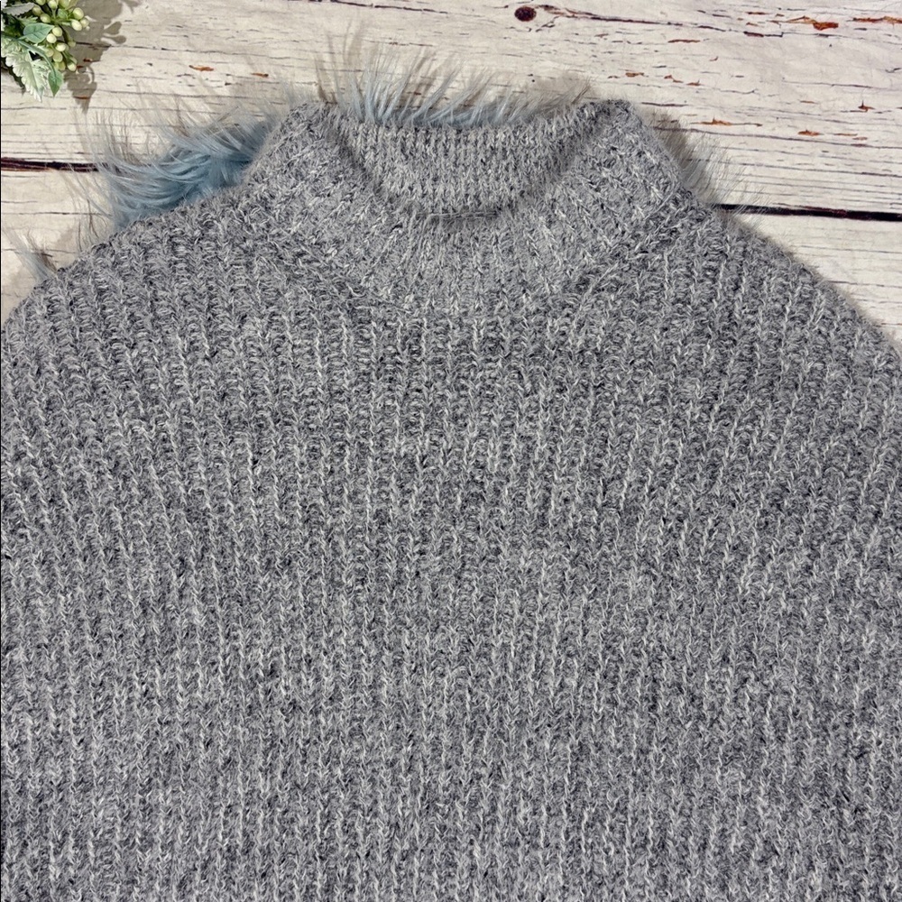 Abercrombie & Fitch Gray Mockneck Knit Fuzzy Soft Sweater - Picture 7 of 7